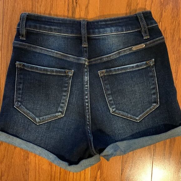KanCan Size 25 cuffed denim shorts with ultra high waist.  Very stretchy - Picture 3 of 12